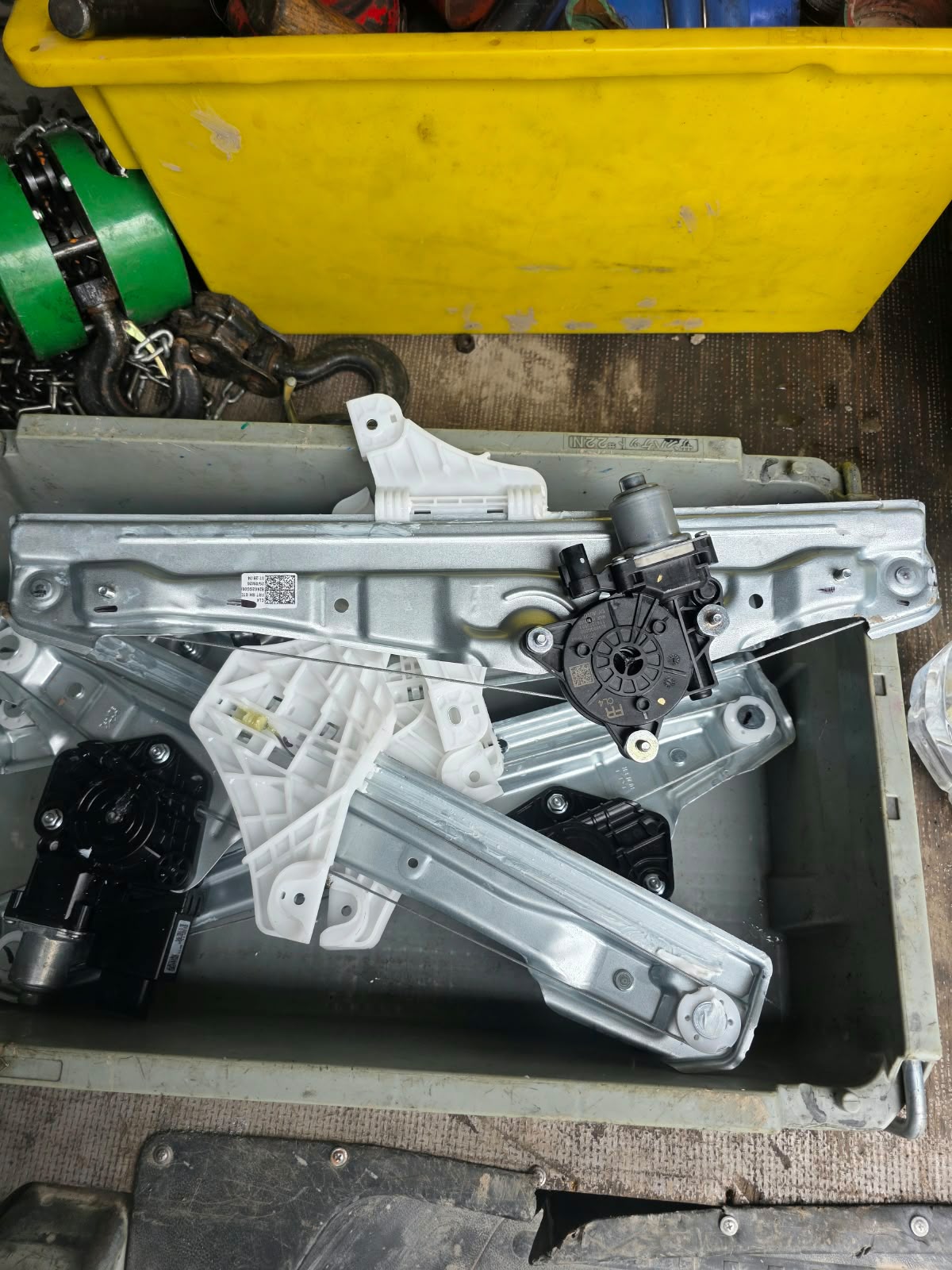 Elevador Vidrio Eléctrico con Motor 82460-GG000 - Kia K4 2025-2026 (todas las puertas)