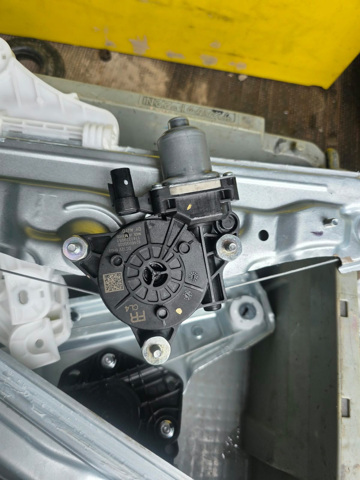 Elevador Vidrio Eléctrico con Motor 82460-GG000 - Kia K4 2025-2026 (todas las puertas)